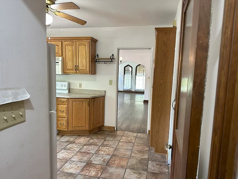 1328-1330 Martha Washington Dr — Photo 19