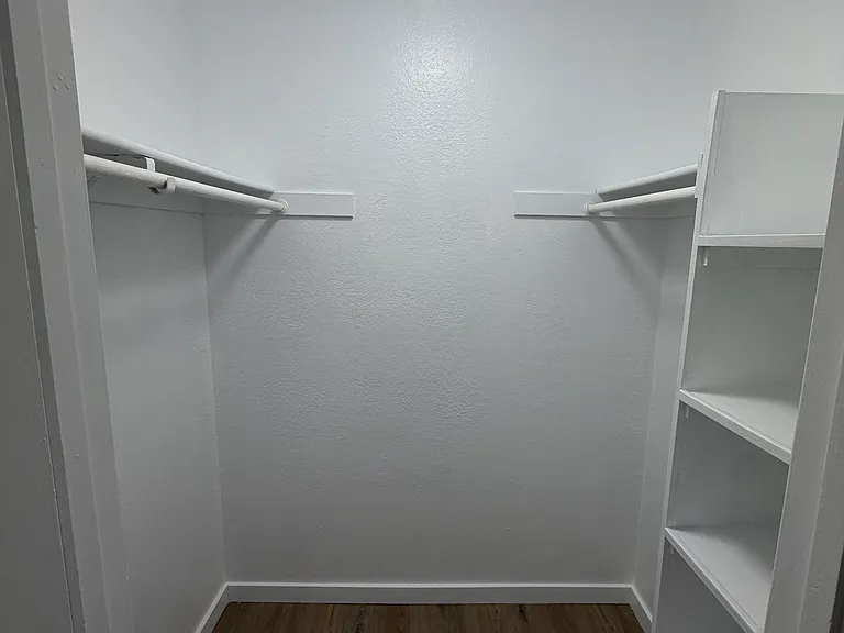 Sierra Vista Apartments — Photo 14