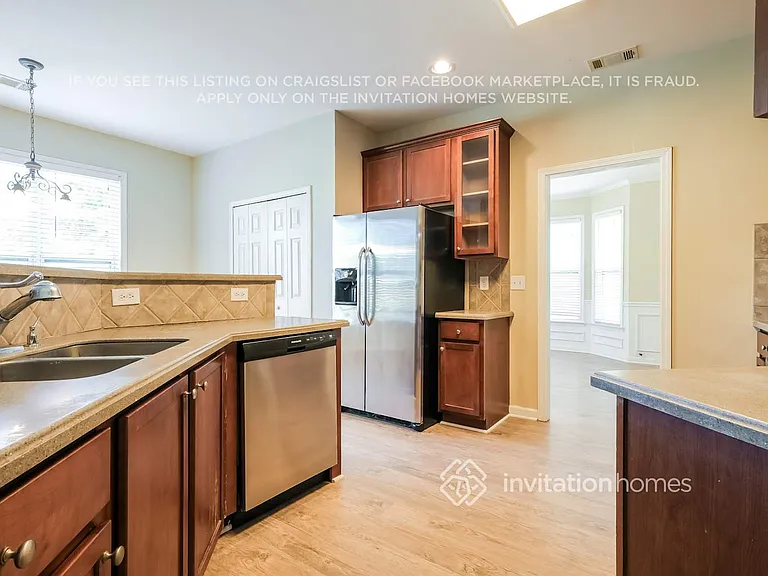 4392 Walforde Blvd — Photo 9