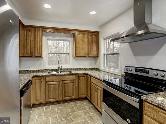 4th image of 18339 Sharon Rd