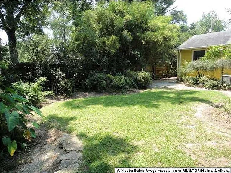 2252 Edinburgh Ave — Photo 5