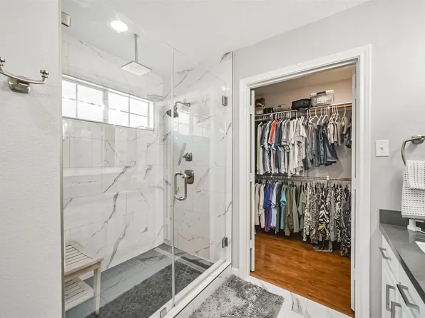 1430 W 24th St, Houston, TX 77008