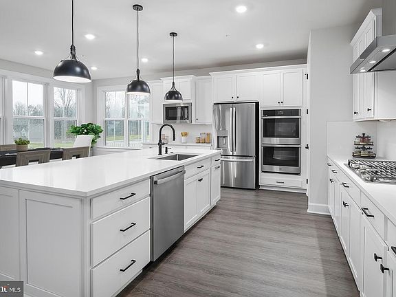 4th image of 137 Collington Pl