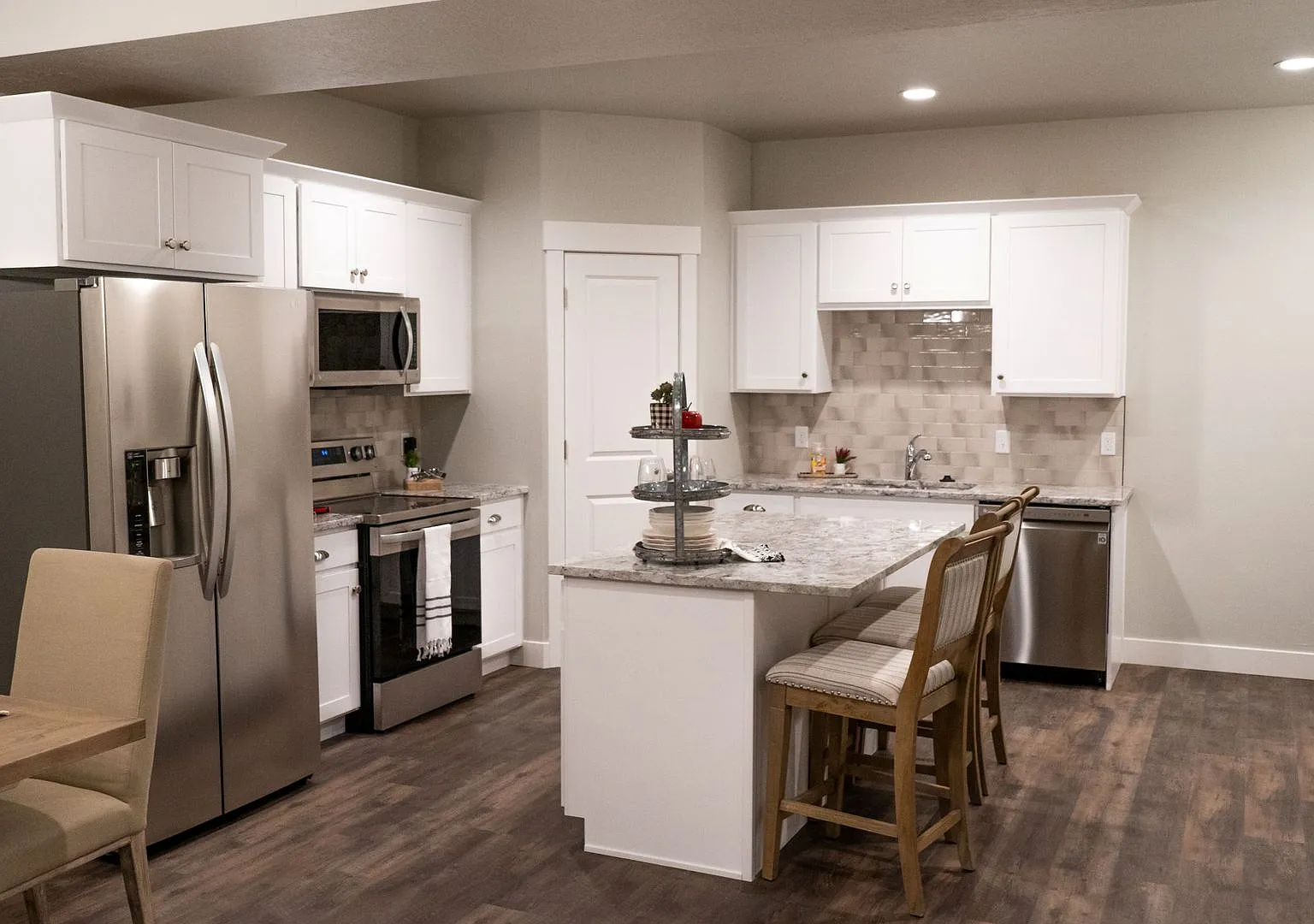 Luxury Tremonton Town-Home for For Rent — Photo 3
