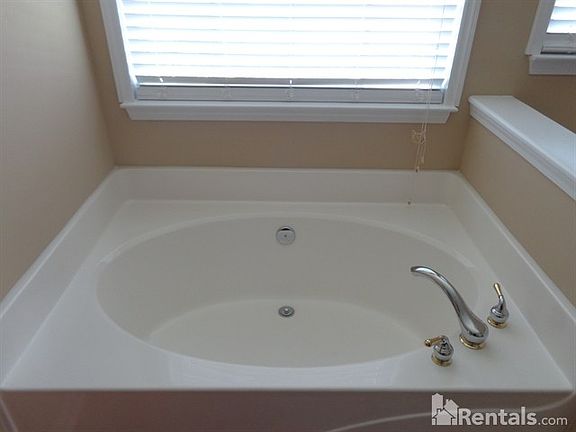4th image of 8538 Appledale Dr