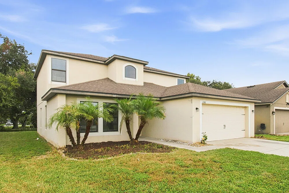 5 bed, 2.5 bath, 2461 sqft, $2,780 — Photo 4