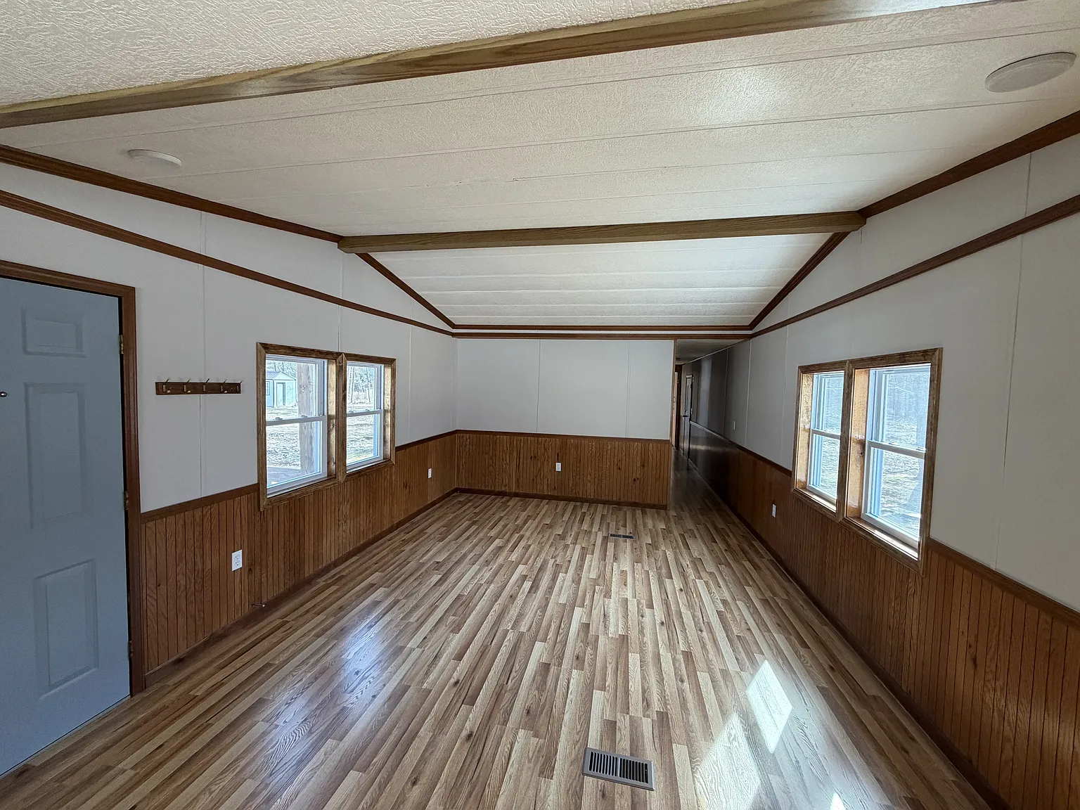 2 bed, 924 sqft, $2,000 — Photo 3