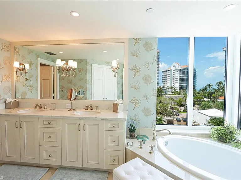 60 Seagate Dr #402 — Photo 14