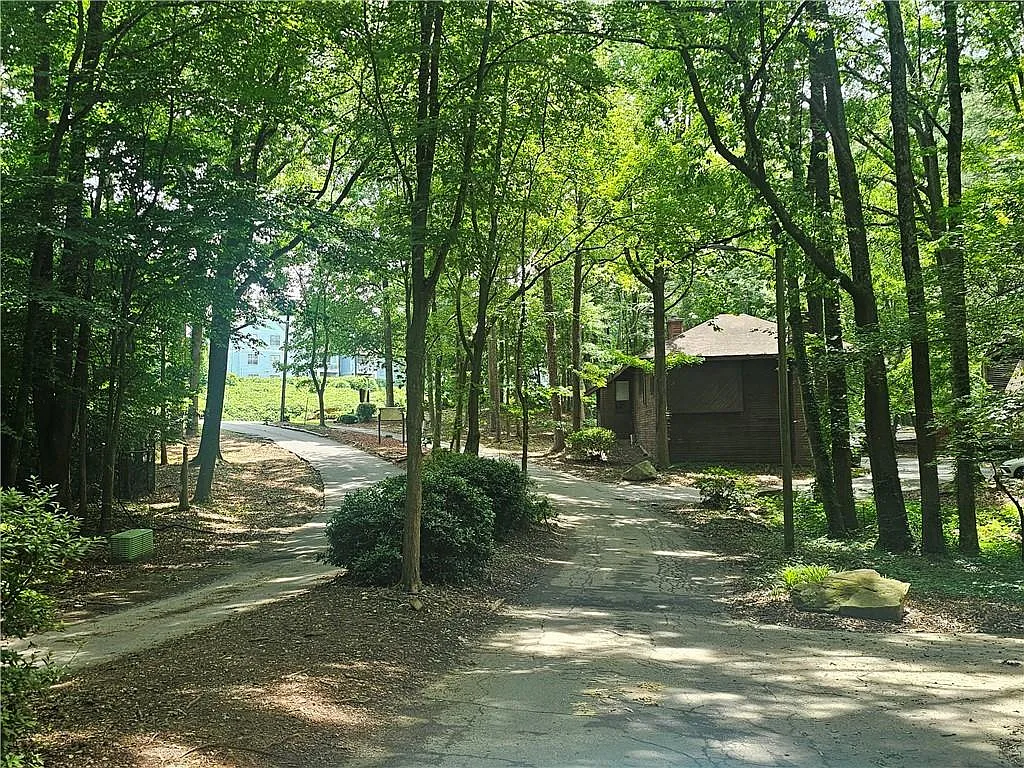 1 bed, 1.0 bath, 1594 sqft, $1,150 — Photo 3