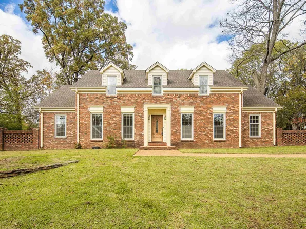 561 King Oaks Cv, Collierville, TN 38017