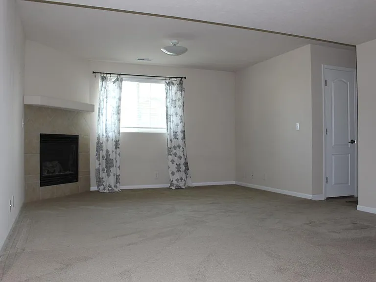 6430 N 149th Ave — Photo 14