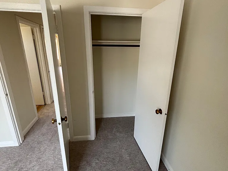 1031 Noel Dr #E — Photo 10