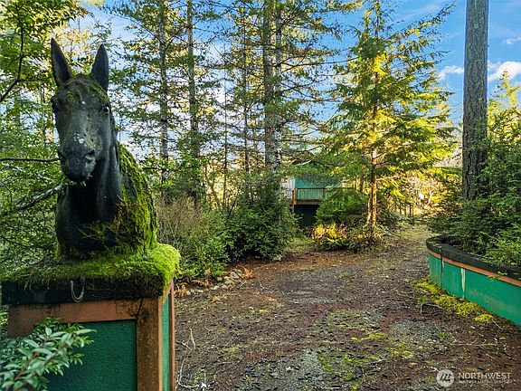 4th image of 1121 E Timber Tides Drive