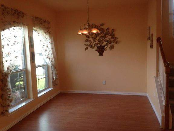 5th image of 407 Clear Cove Ct