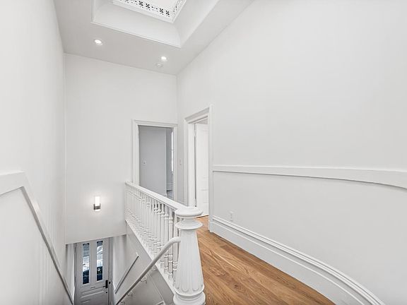 3rd image of 3337 22nd St