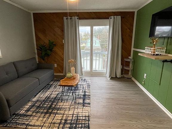 4th image of 127 Clearfield St #3