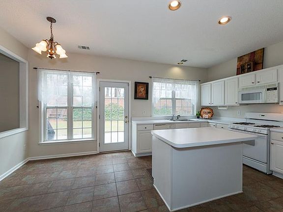 5th image of 3506 Donamire Way NW