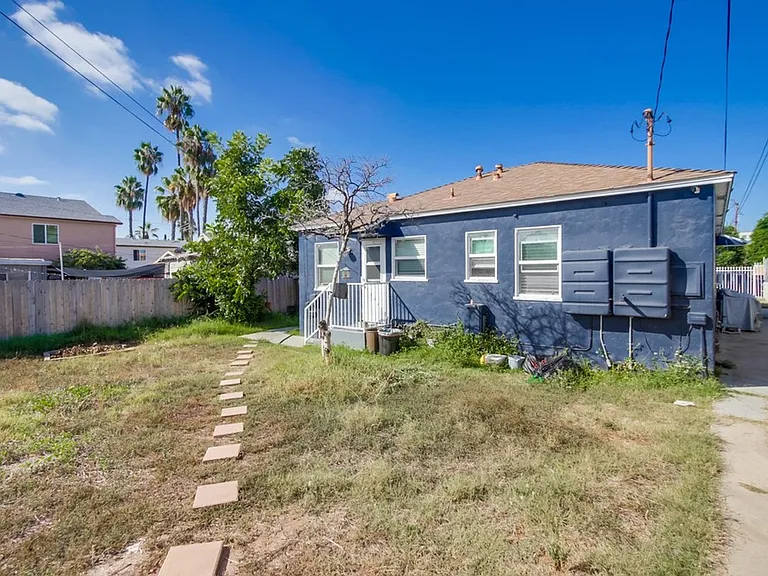 3877 Chamoune Ave — Photo 24