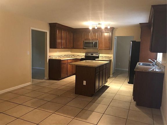 4th image of 1022 Dolly Ln