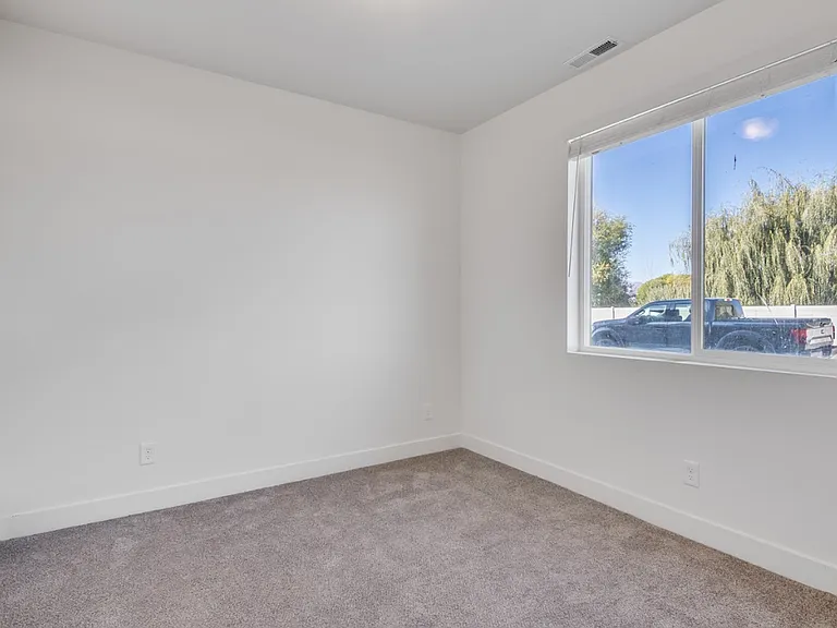 532 S 1080 W — Photo 15