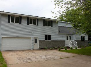 311 11th Ave SW #2, Cambridge, MN 55008