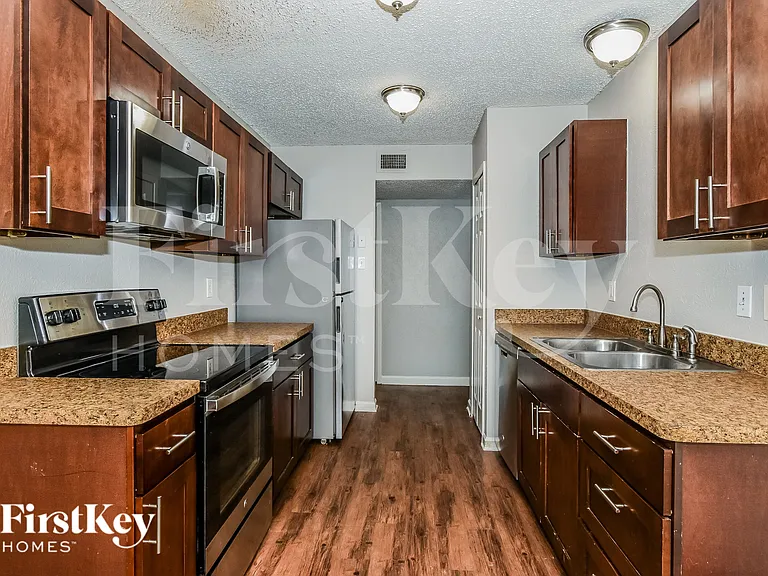 1418 Eagle Pass Dr — Photo 8