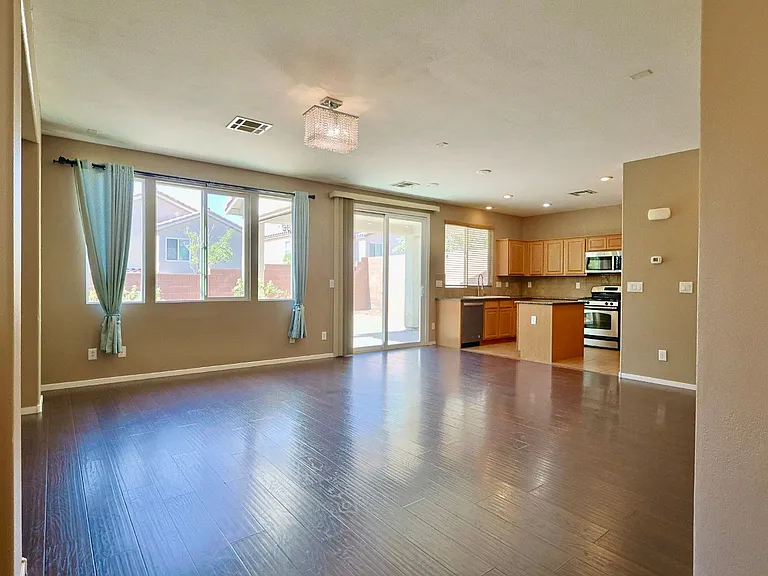 10643 Tray Mountain Ave — Photo 4