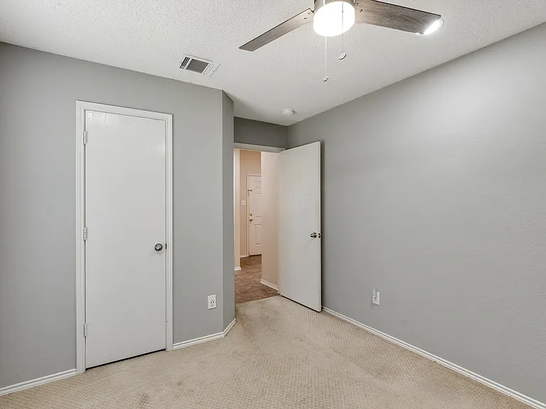 9905 Tyler Dr — Photo 6