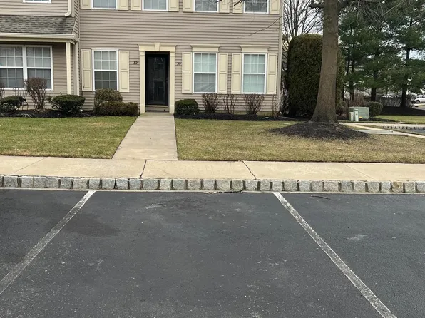 32 Foxglove Dr, Riverside, NJ 08075