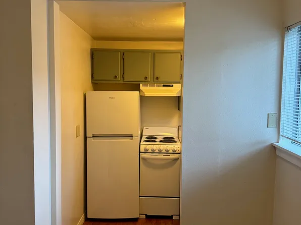 1414 SE Lambert St APT 3, Portland, OR 97202