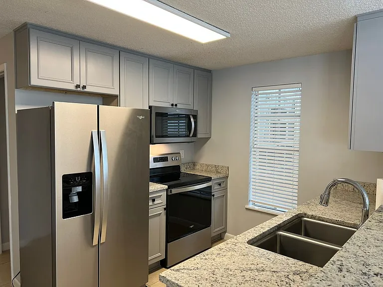 12135 Armenia Gables Cir — Photo 4