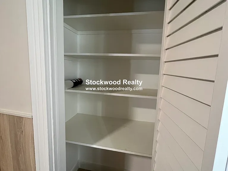 274 E Cottage St #1 — Photo 40