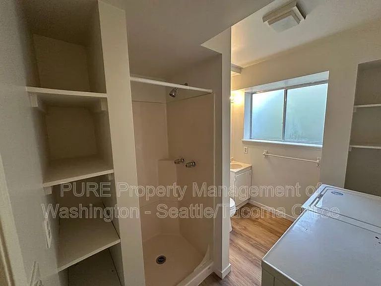 1727 45th Ave SW — Photo 23