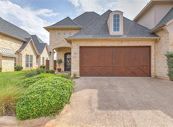 4th image of 2537 Vineyard Dr