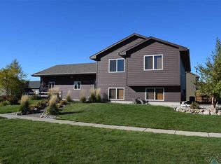 909 S Gill Ave, Sioux Falls, SD 57106