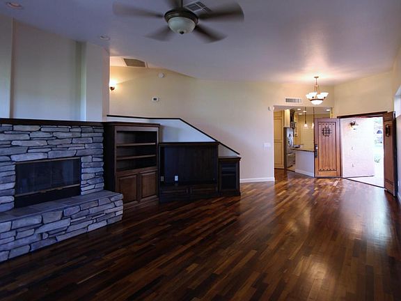 4th image of 4054 E Paradise Dr