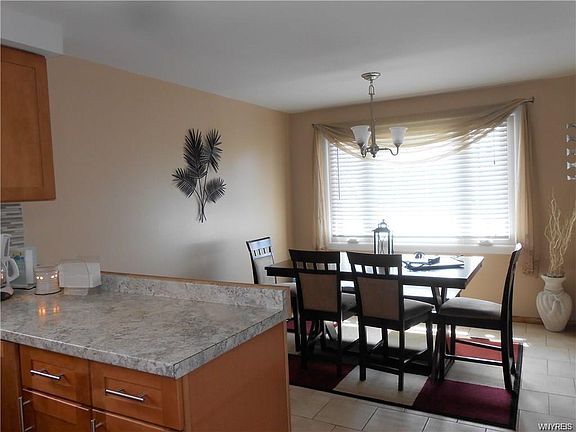 4th image of 126 McParlin Ave