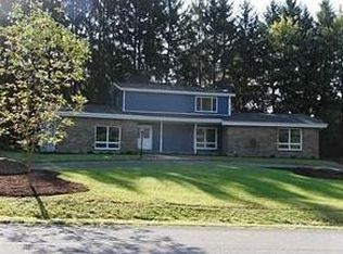 110 Parklane Dr, Slippery Rock, PA