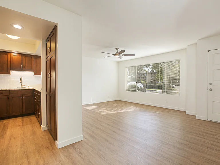 Available June! Newly Remodeled 2bd/1ba Beautiful Crown Point Condo! Only $3,595/Mo! — Photo 1