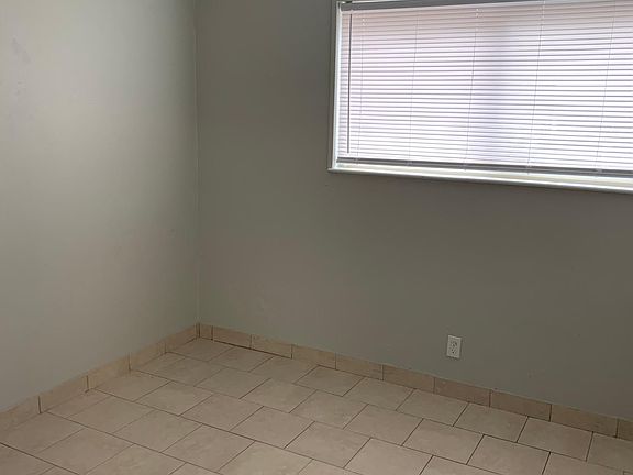 3rd image of 446 E Acacia St #1