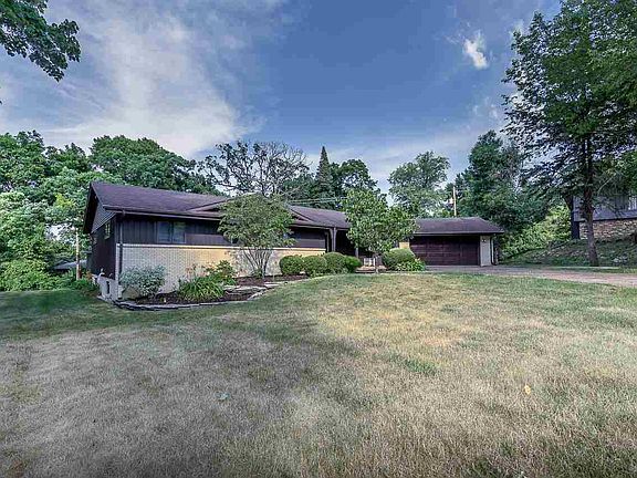 2nd image of 1919 Old Orchard Ct