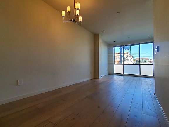 2nd image of 2652 Harrison St APT 301