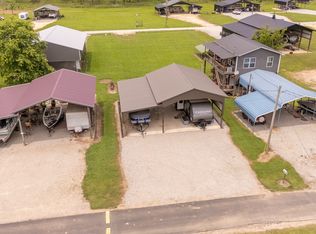 1038 Wc Pickett Rd, Clifton, TN 38425