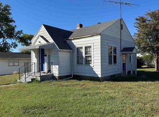 911 Williams St, Oakland City, IN 47660