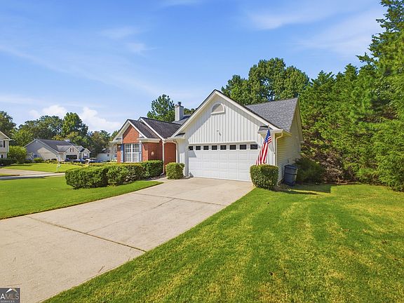 2nd image of 3465 Laurel Springs Cv