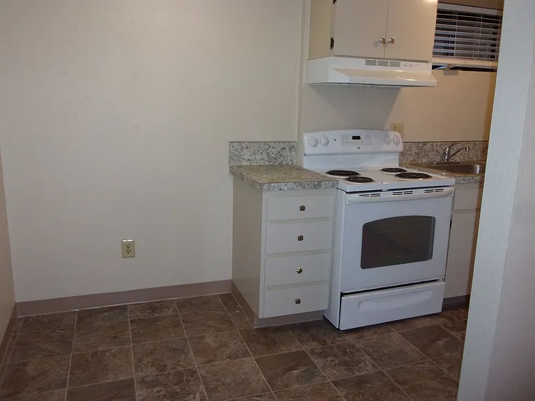 096 - Old Pi Phi House - 3002 NW Harrison Blvd. Corvallis, OR 97330 — Photo 10