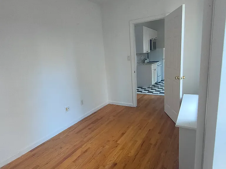 400 E 91st St #2E — Photo 11