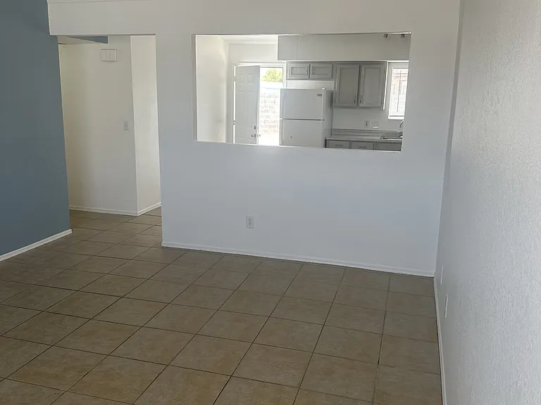 9416 W Rafael Dr — Photo 3