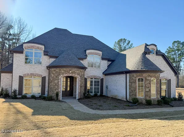 427 Poplar Ln, Holly Springs, MS 38635