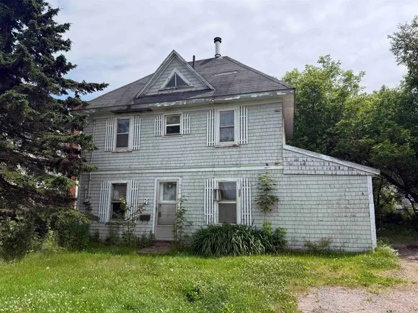 21 Main Dr W, Miscouche, PE C0B 1T0